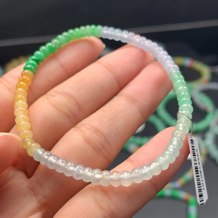 翡翠手镯未镶嵌卡
