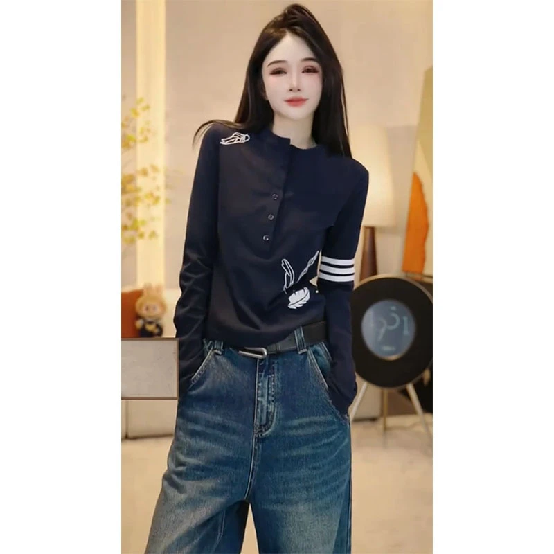 欧货新款时尚洋气减龄圆领纽扣长须t袖正肩显瘦上衣女