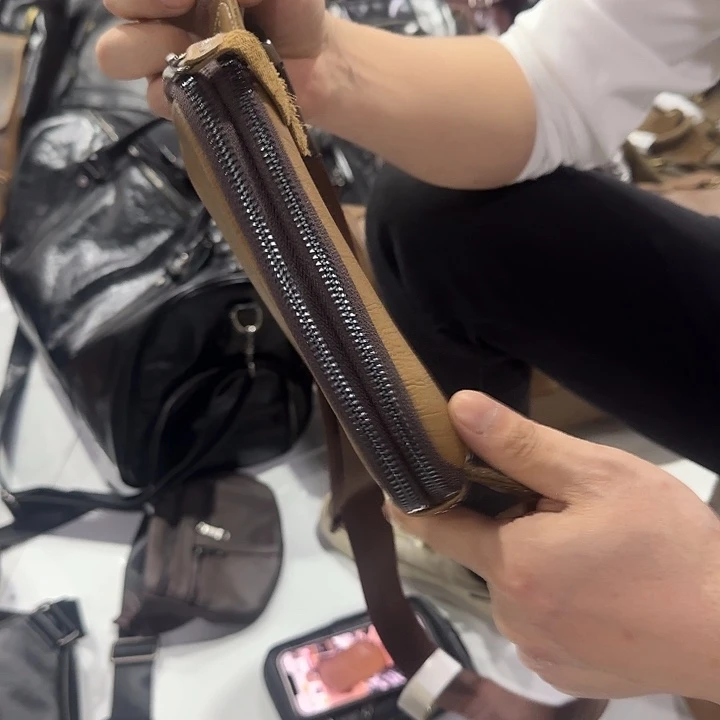 小牛皮（革）牛皮（革）头层牛皮350