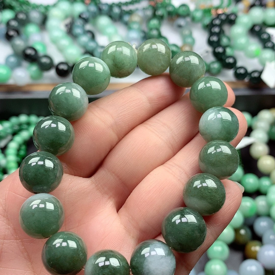 翡翠颈饰未镶嵌手串