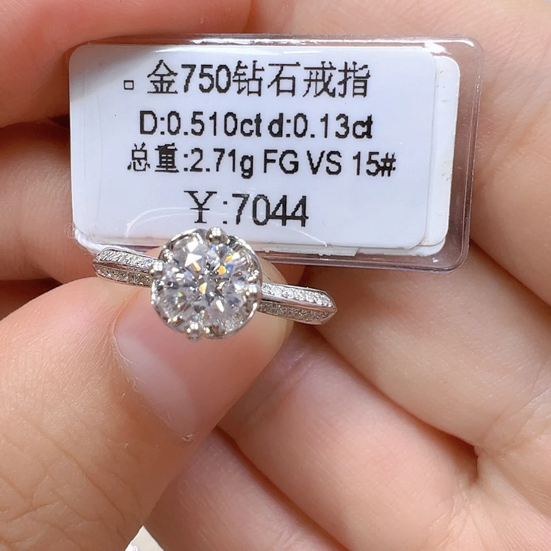 肥***乐18K金镶嵌戒指/指环钻石