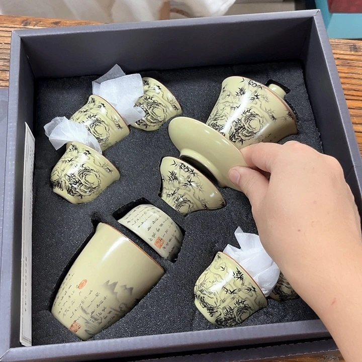 孤品茶具套装等。