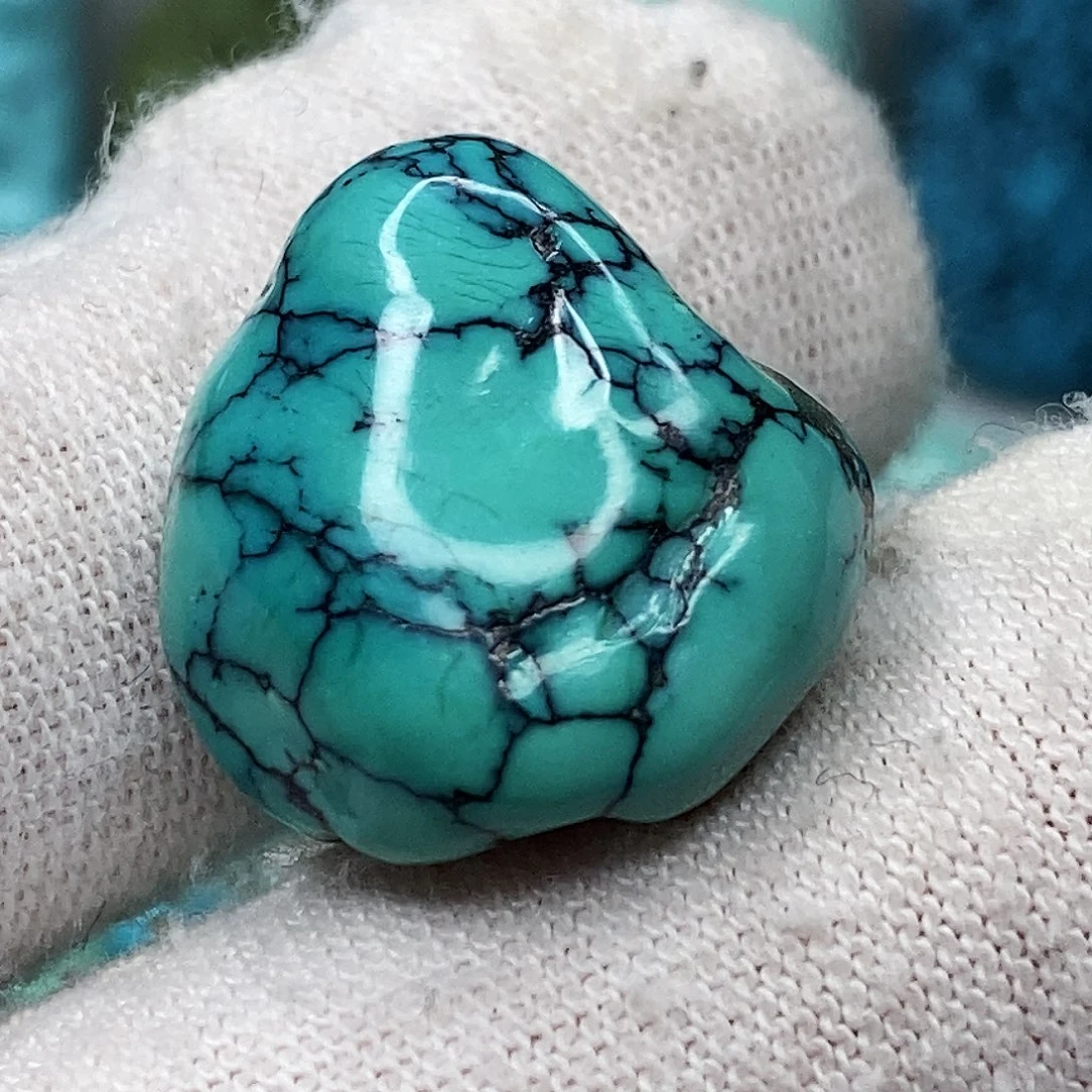 绿松石未镶嵌天然原矿 带武汉地大证书