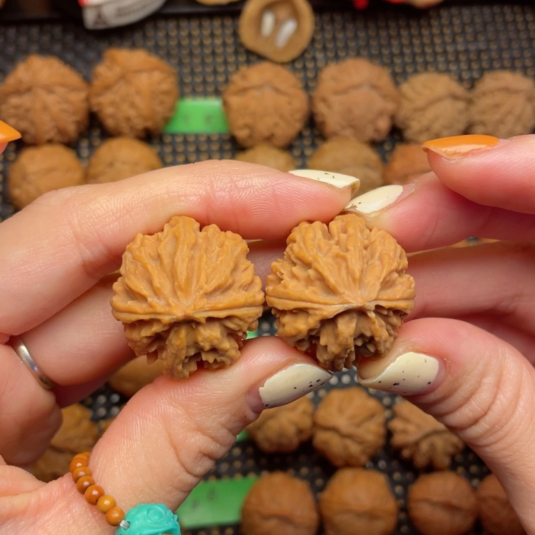 文玩核桃吊坠28尺全品小八棱0007