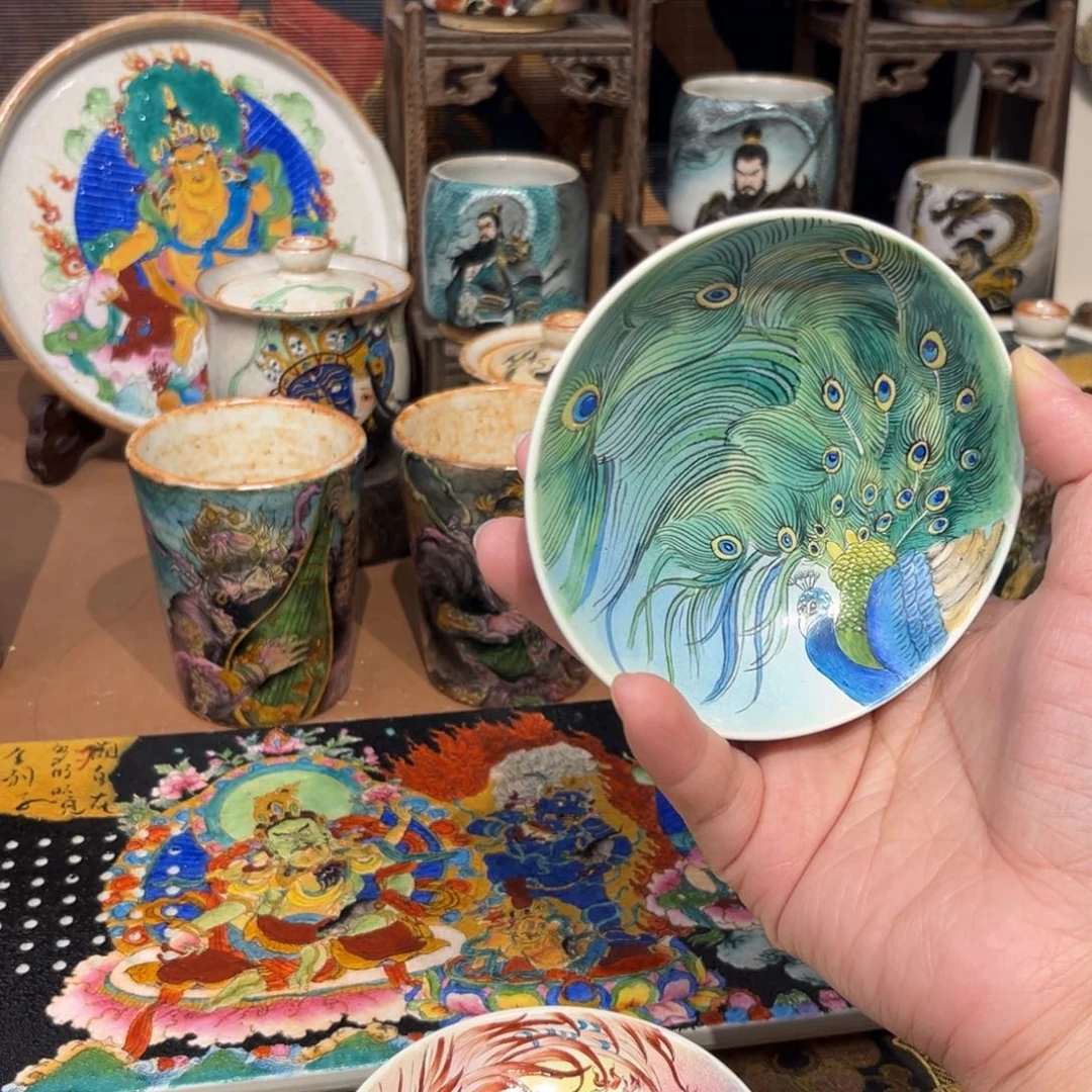 手工手绘孔雀茶杯