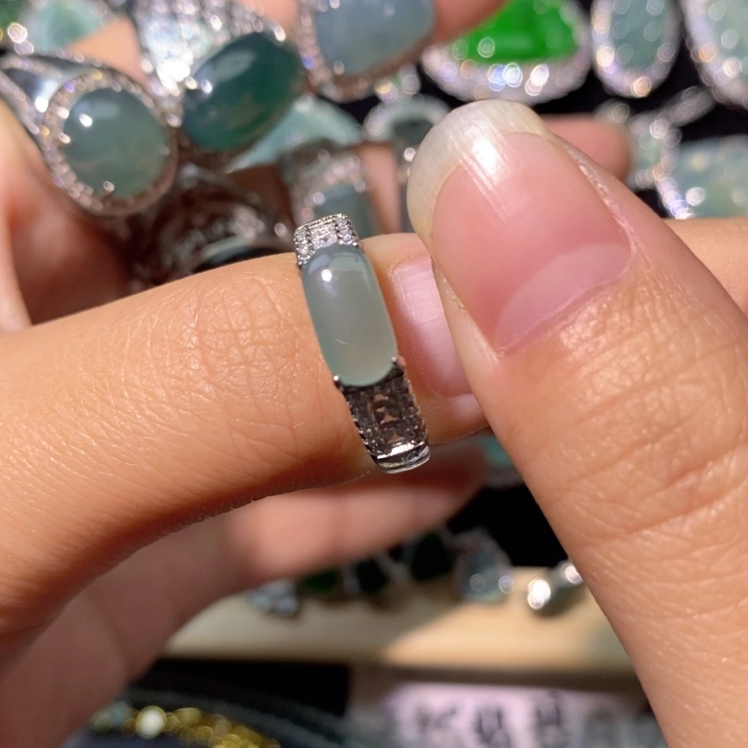 翡翠未镶嵌颈饰天然