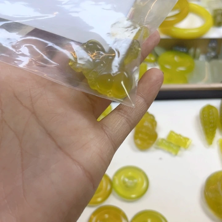 ****宝蛇纹石玉未镶嵌颈饰