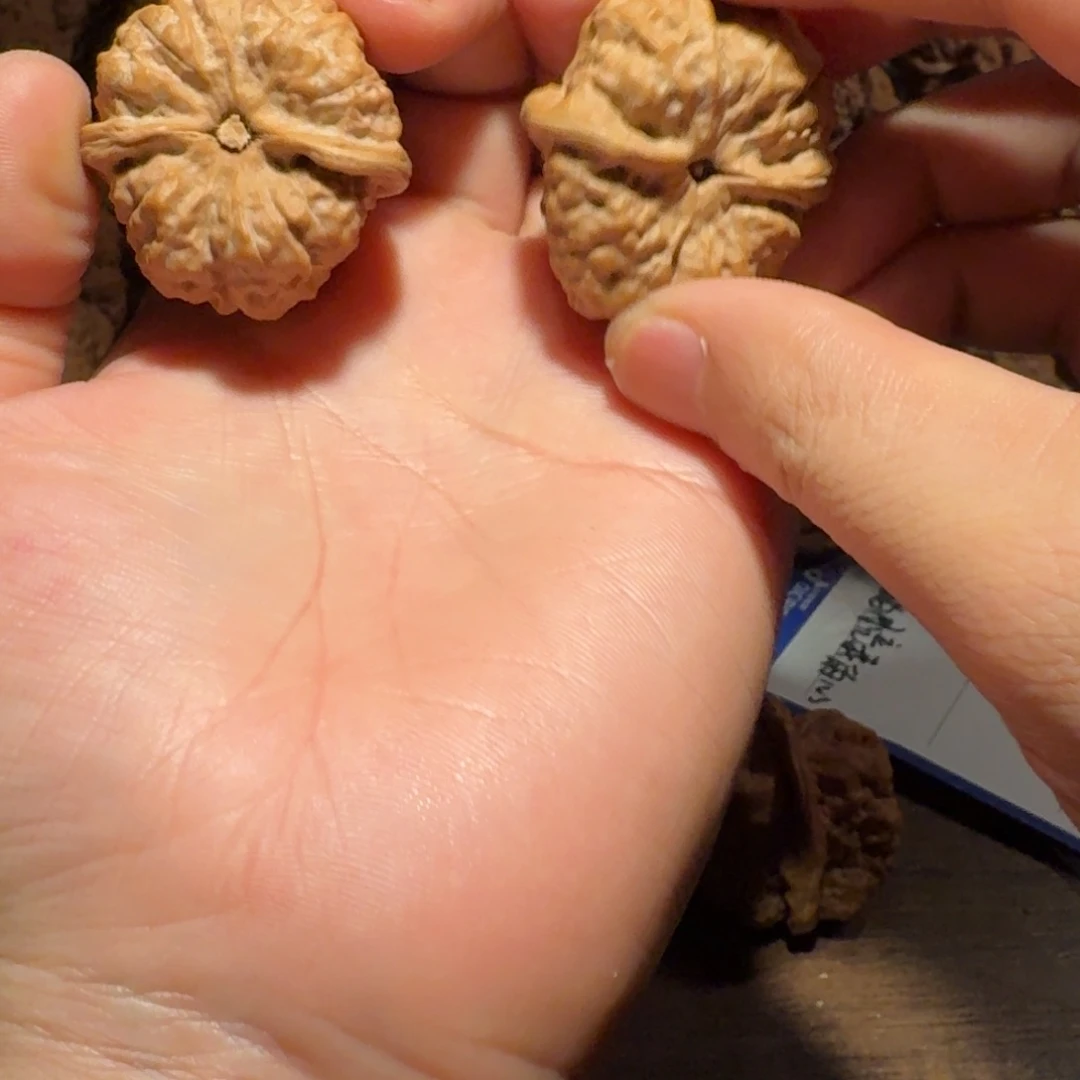 刘***强文玩核桃吊坠蛤蟆的眼睛是真的好看啊我的天啊