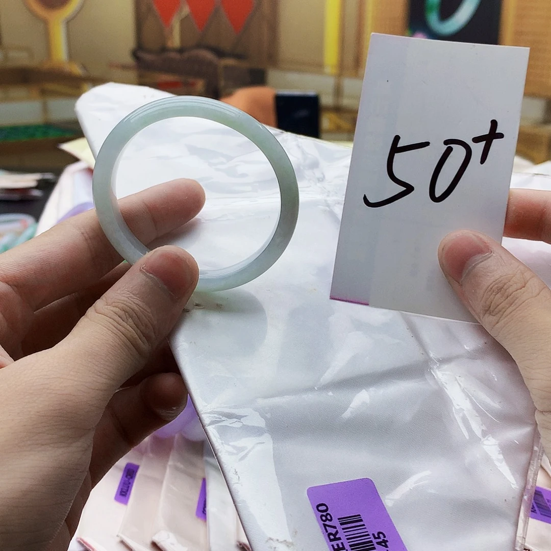 翡翠未镶嵌手镯翡翠