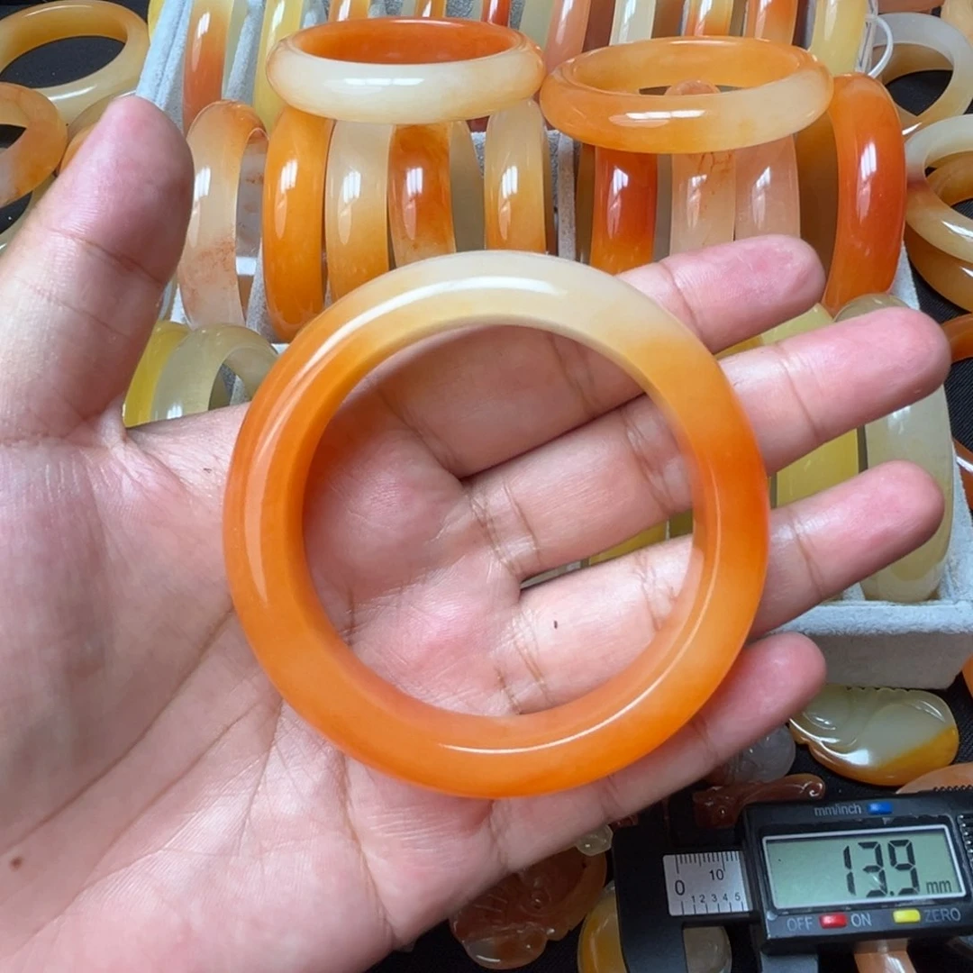 我***然石英质玉（黄龙玉）未镶嵌手镯