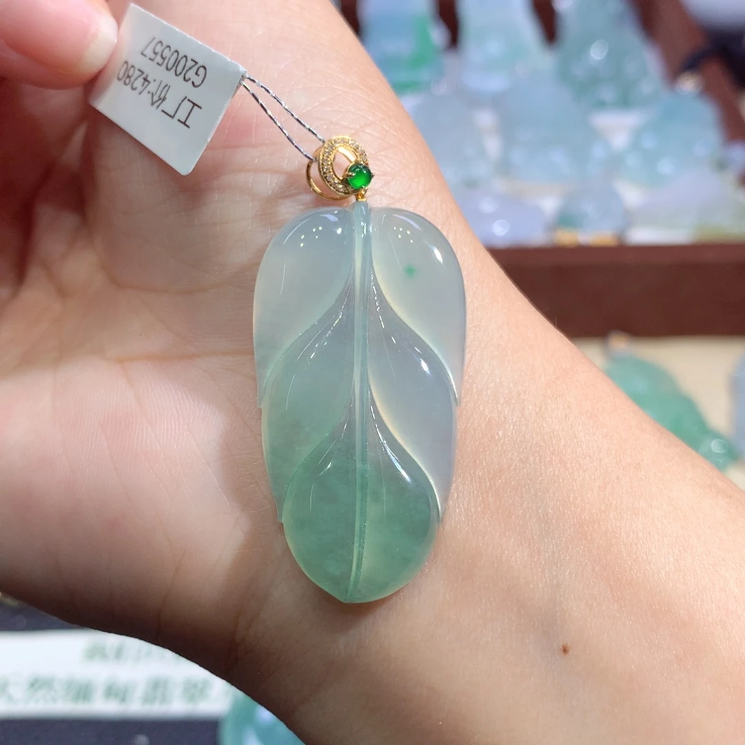 吊坠(不含链)18K金镶嵌翡翠叶子