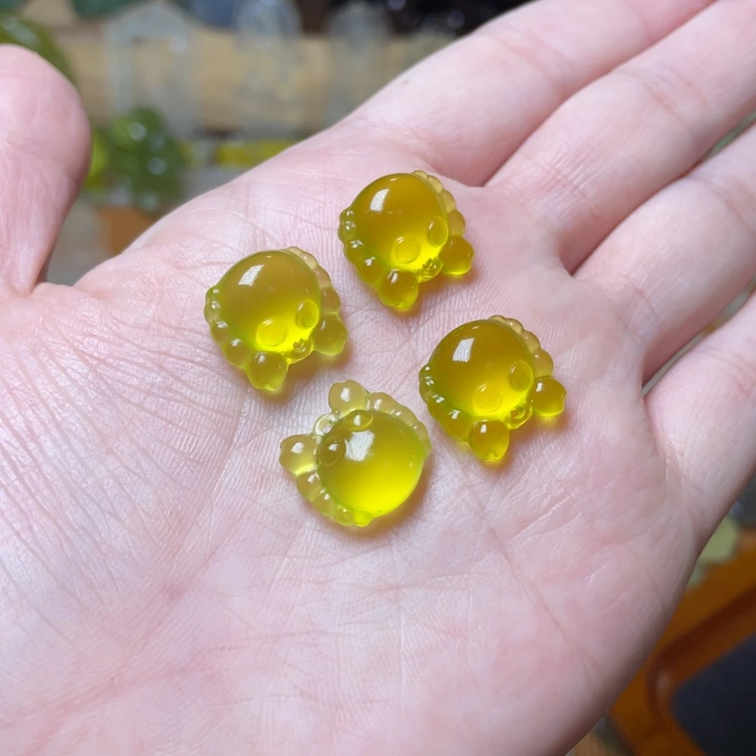 蛇纹石玉吊坠未镶嵌阳****眸