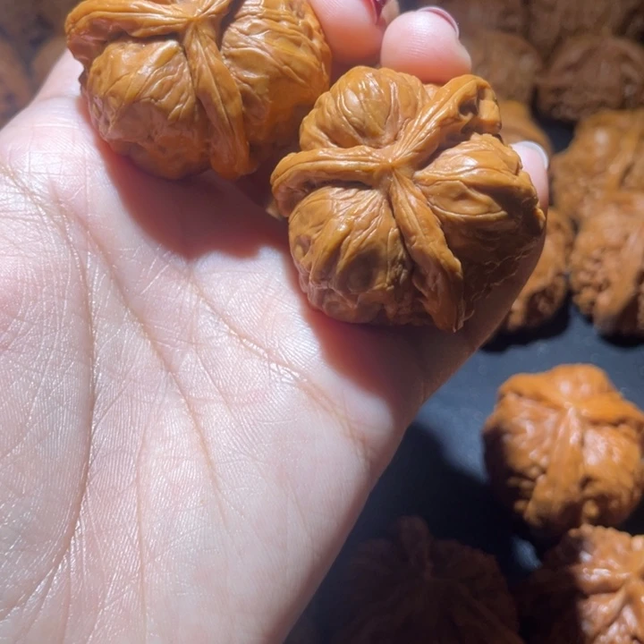 大***个吊坠文玩核桃蛤蟆