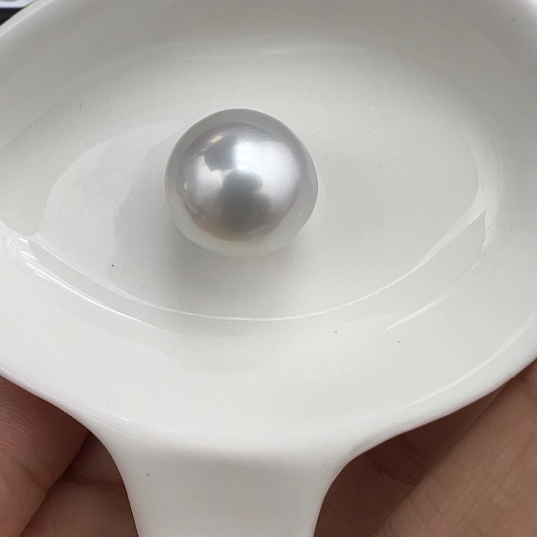 14.3mm铂金灰裸珠未镶嵌海水珍珠