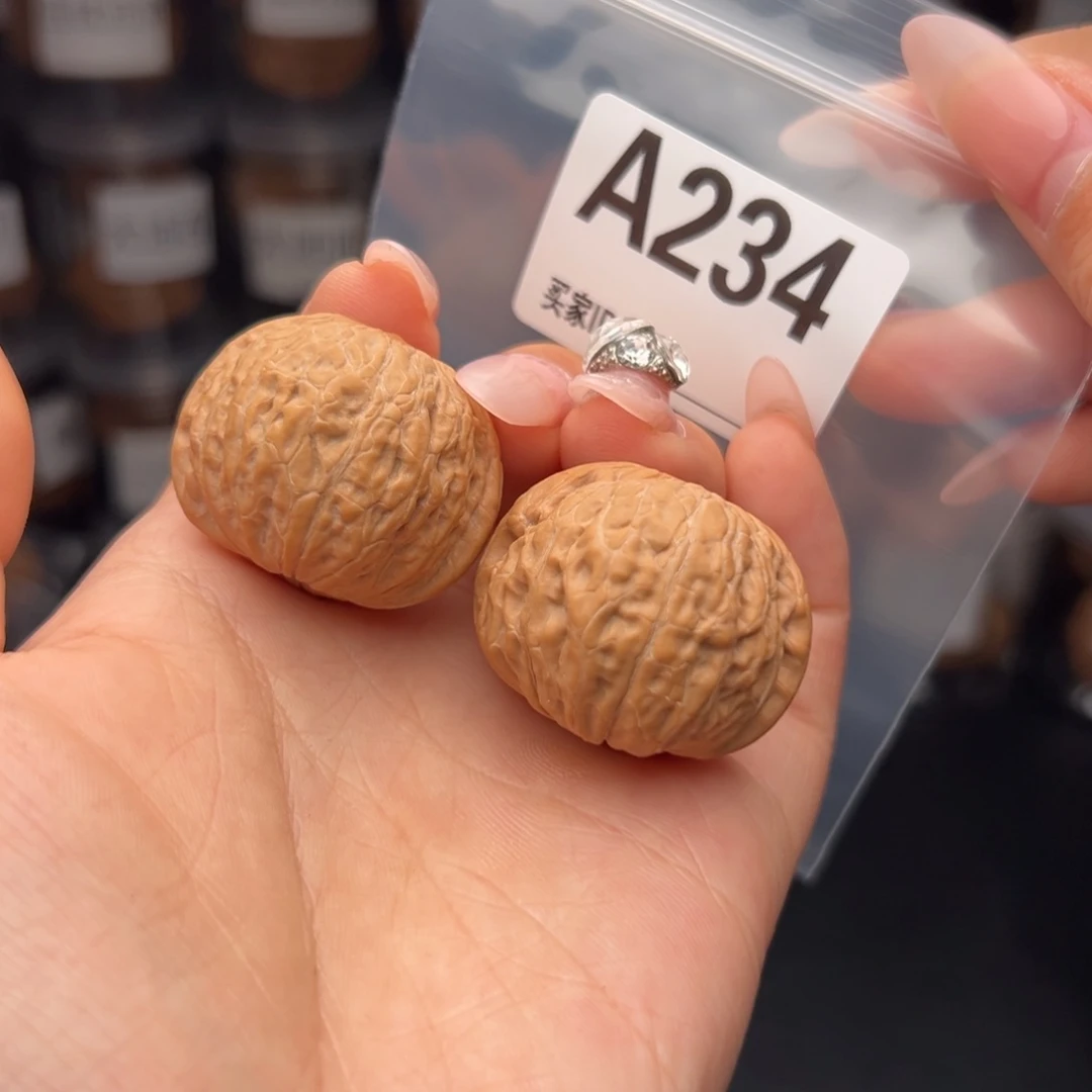 文玩核桃吊坠铁锤34