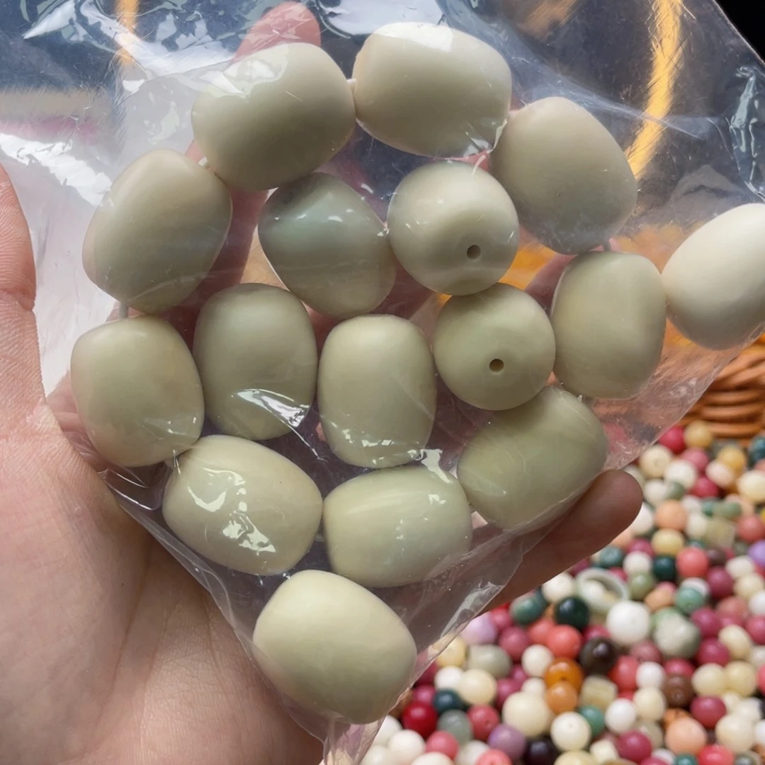 吊坠白玉菩提b26+mm/16颗象牙果枣珠瑕