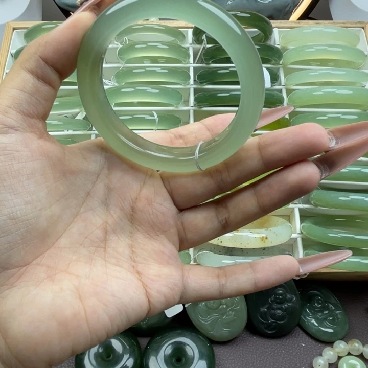冰****蛇纹石玉未镶嵌手镯