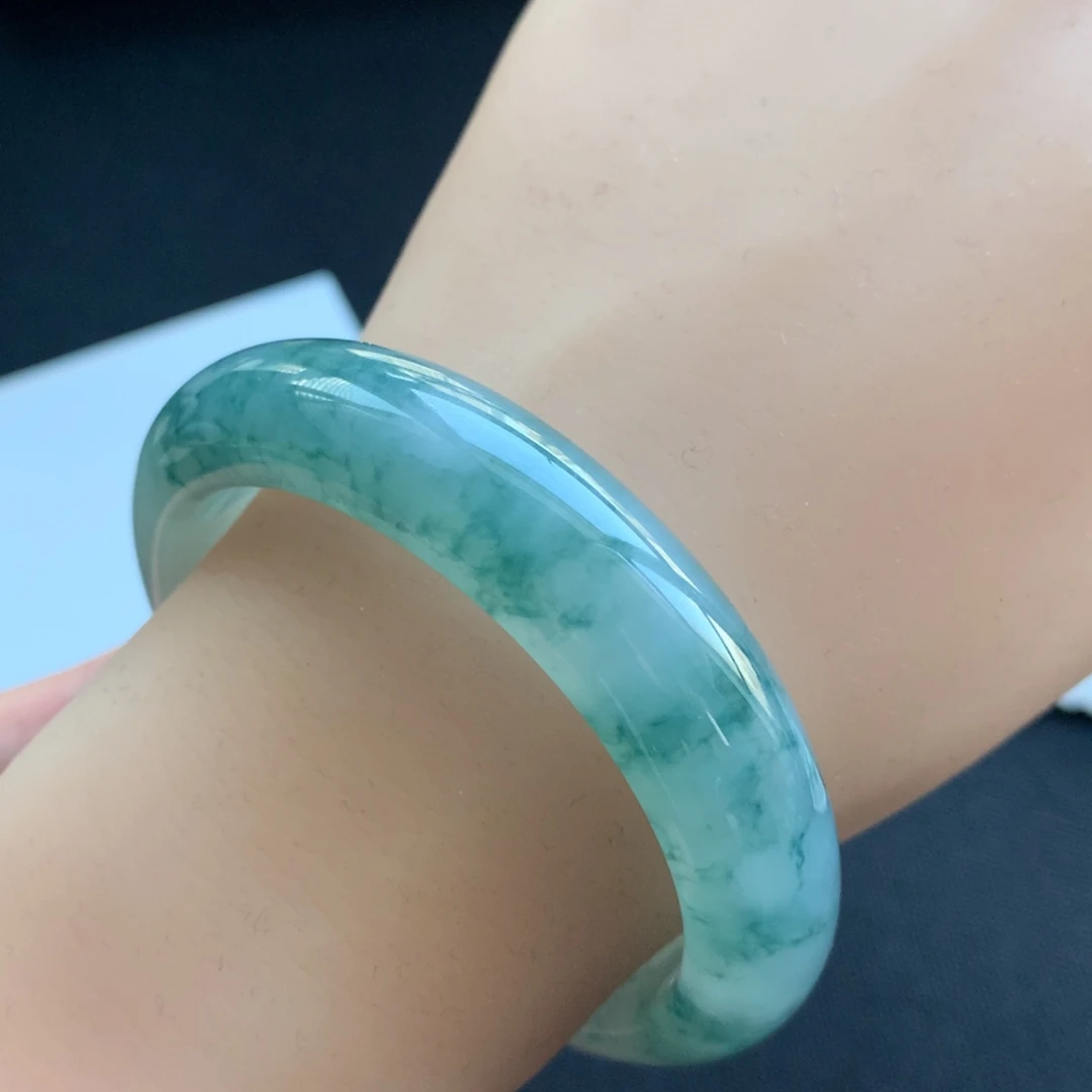 翡翠未镶嵌手镯28号53正