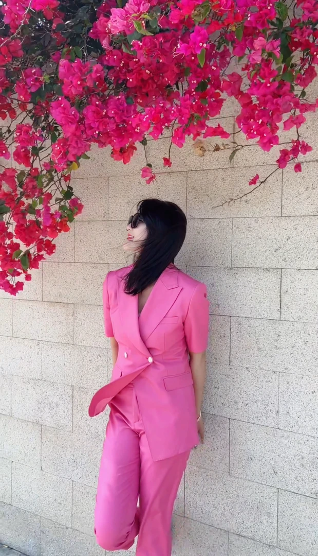 臻韩美2025夏季爆款爱莎粉短袖九分裤套装