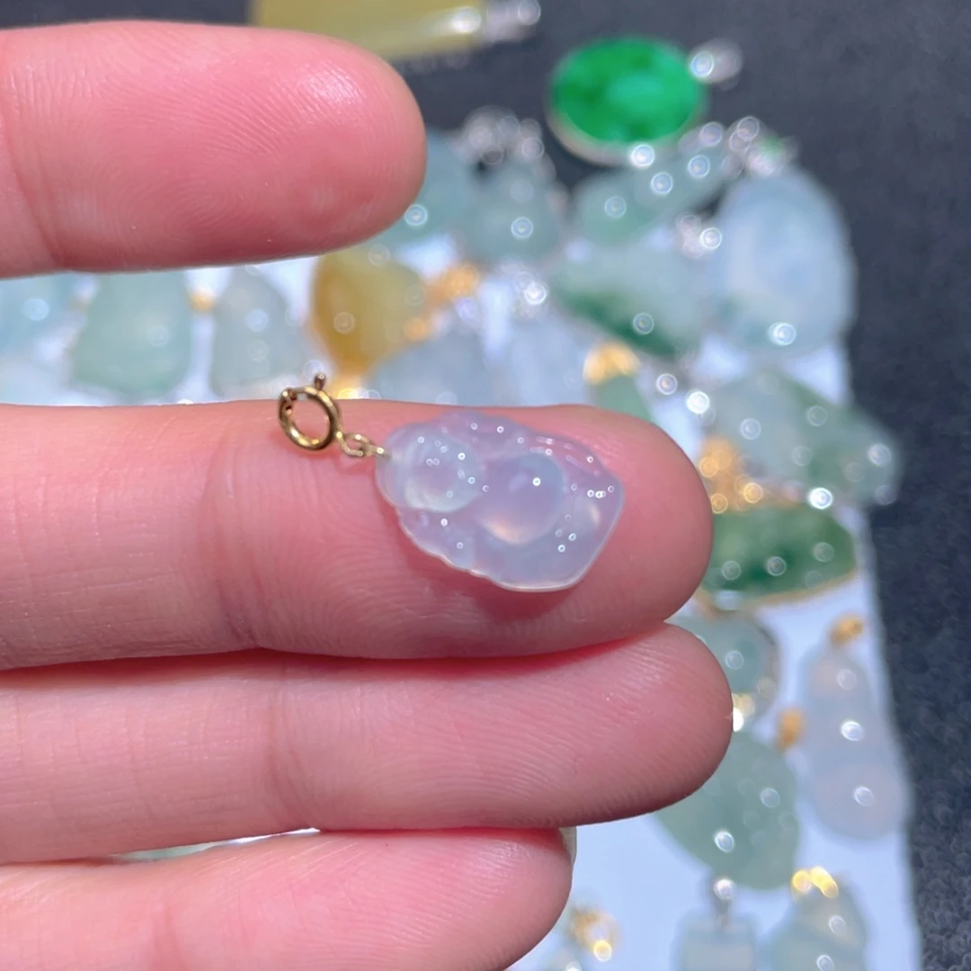 翡翠颈饰18K金镶嵌翡翠