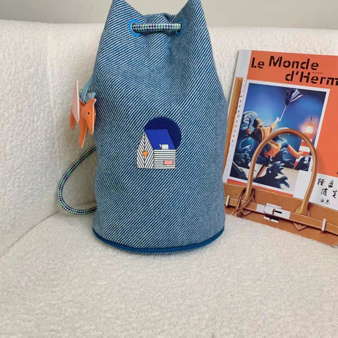 99新 Hermes/爱马仕  壹臻/蓝色花园小屋帆布刺绣双肩包 70369051