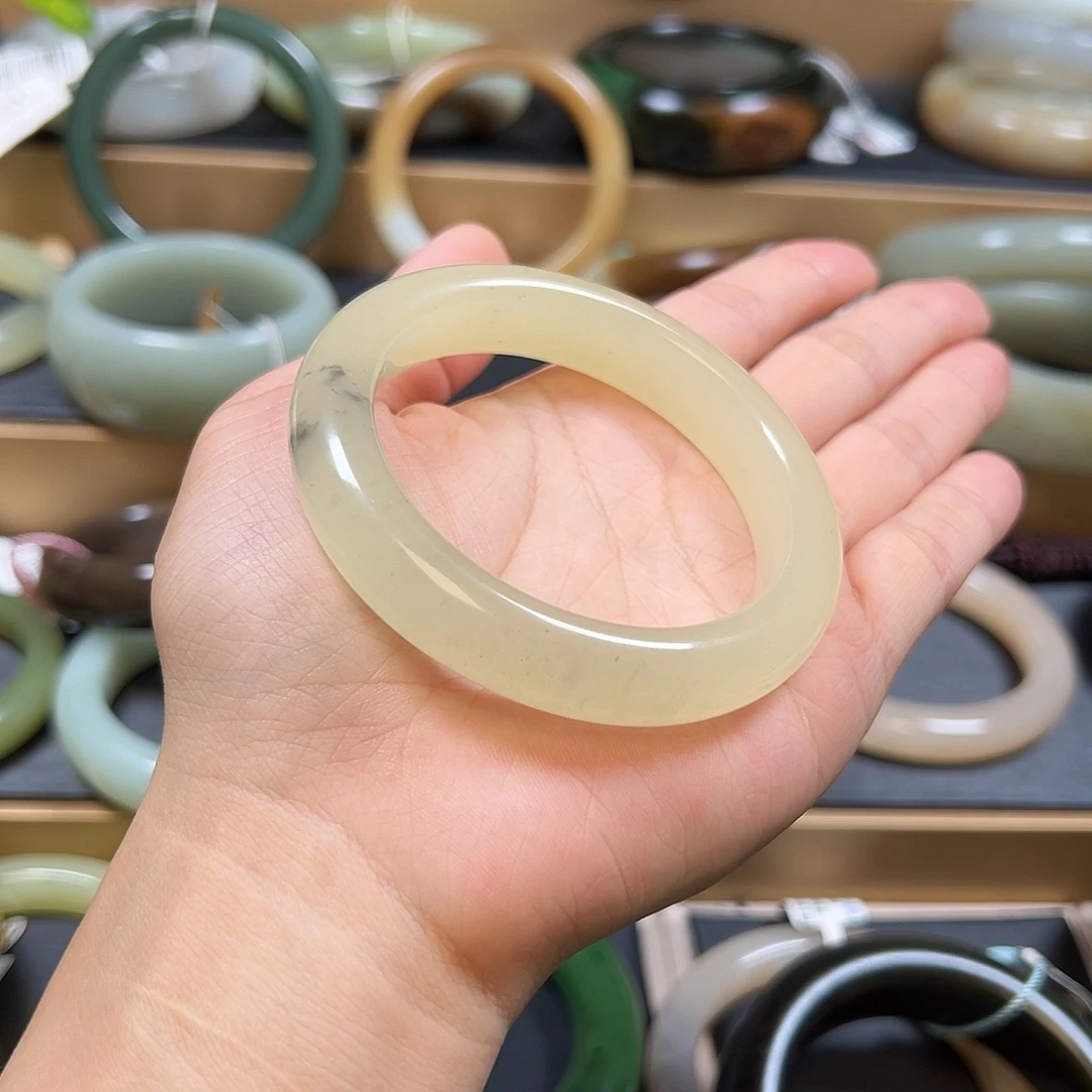 和田玉未镶嵌手镯55