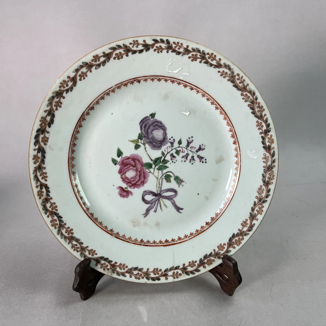 25080426清乾隆粉彩花卉纹赏盘 直径23cm