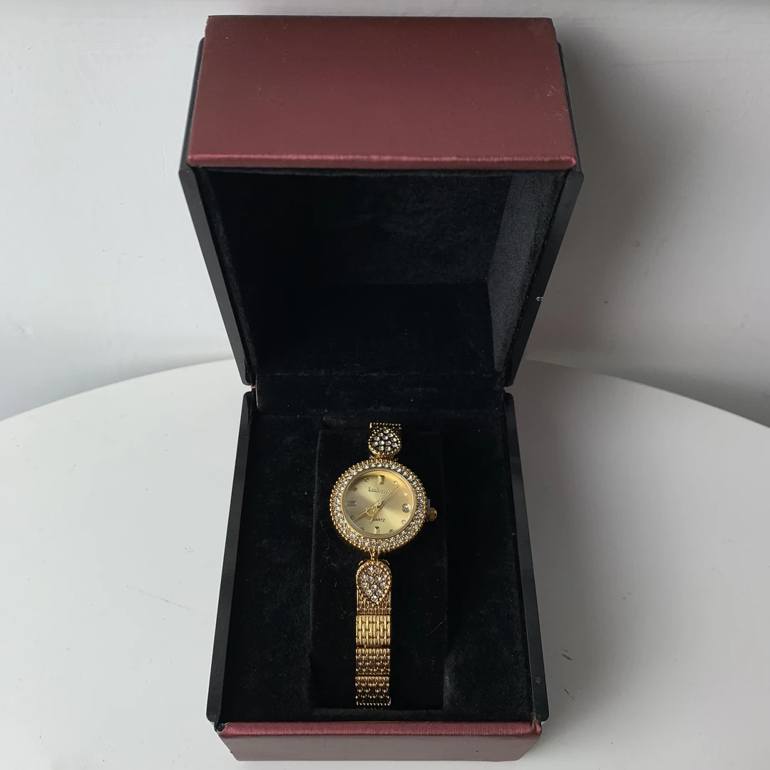 6516【赠调表器】时尚轻奢女士手表