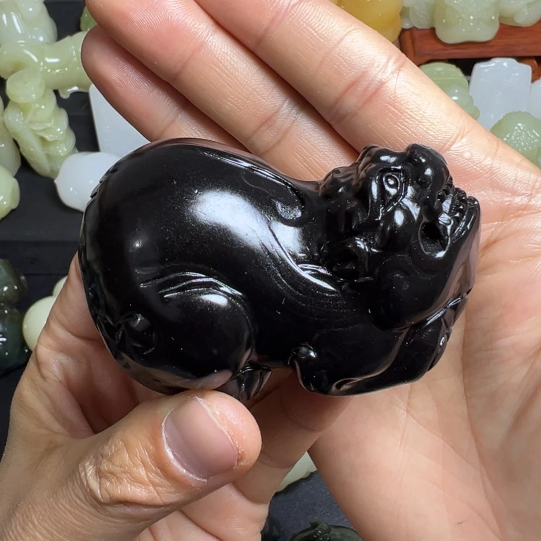 和田玉（墨玉）未镶嵌把件