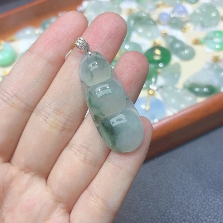 翡翠未镶嵌颈饰天然