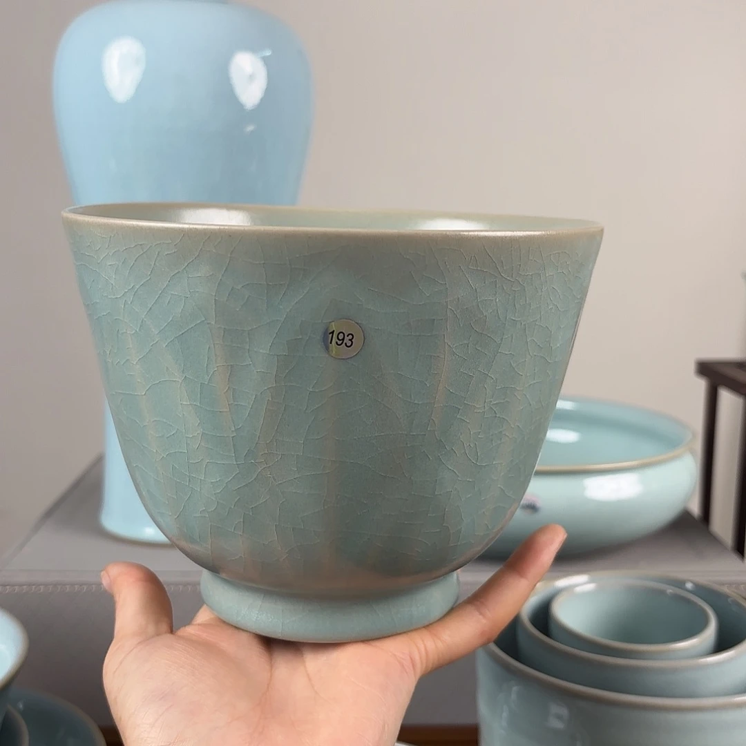 其他仿古釉深腹莲瓣碗193