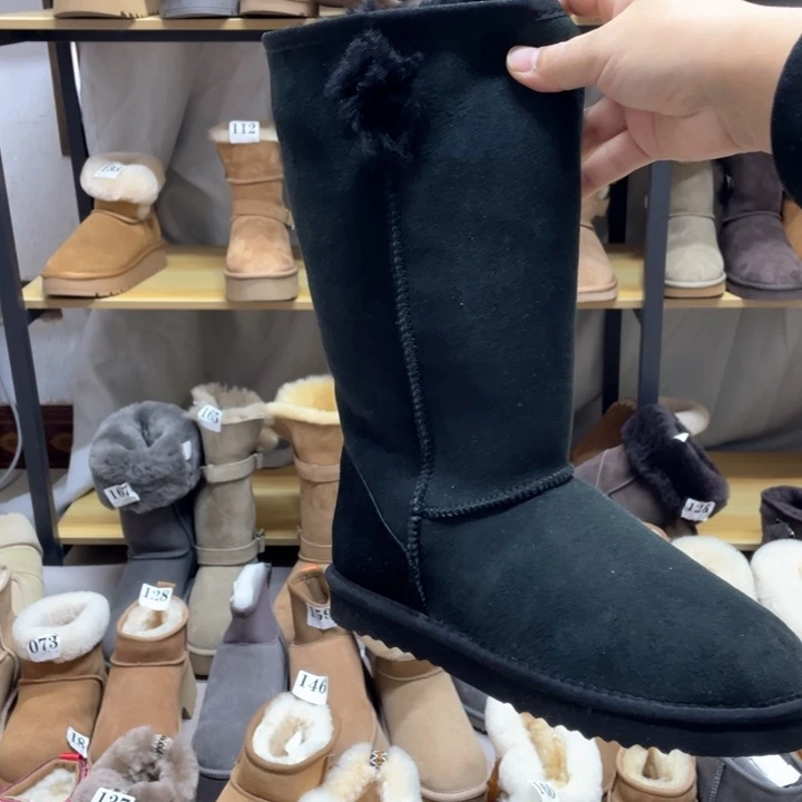 36黑色高通雪地靴一双