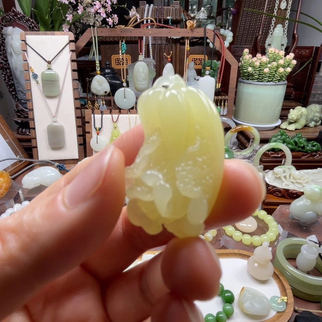 和田玉未镶嵌挂件