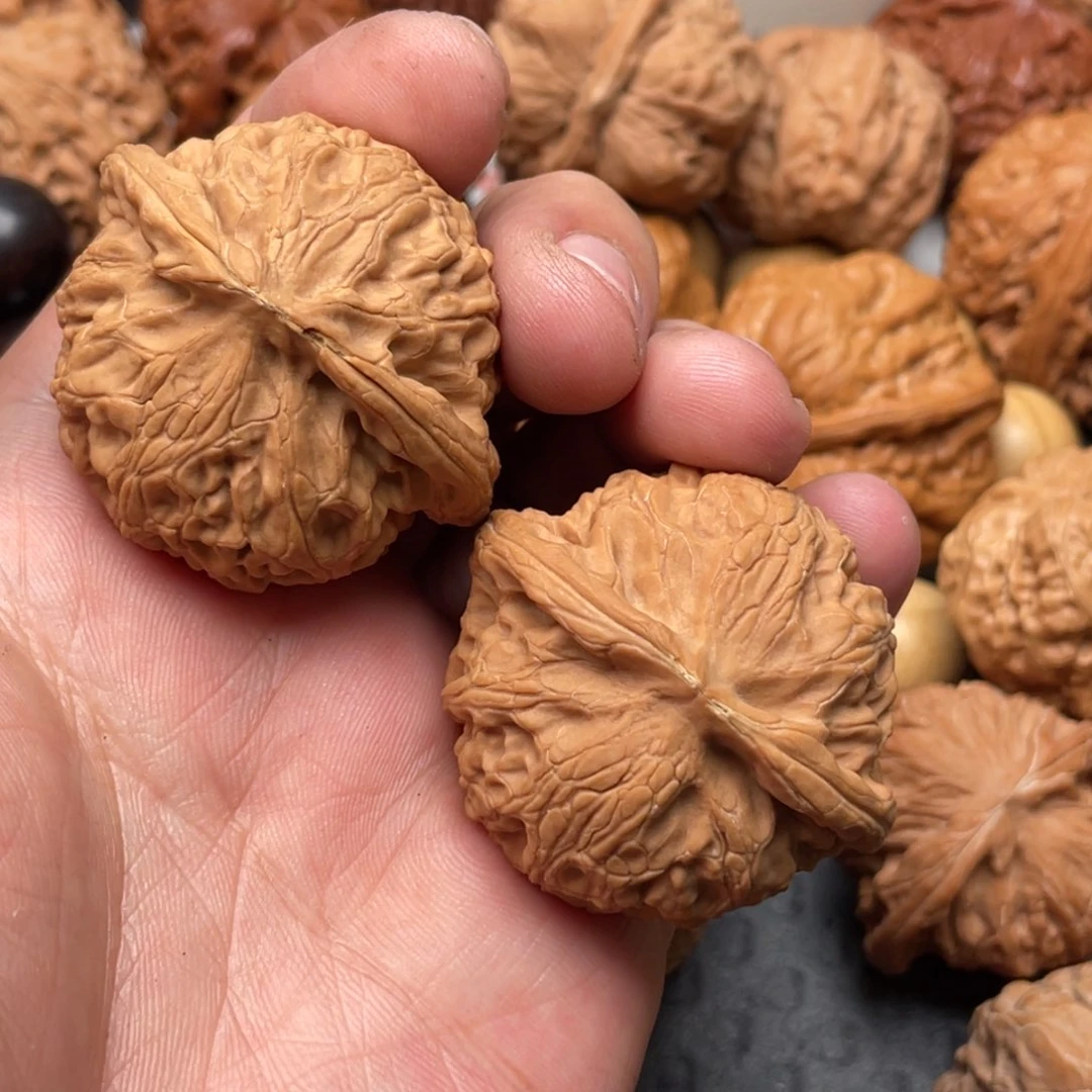 文玩核桃把件君*宫灯