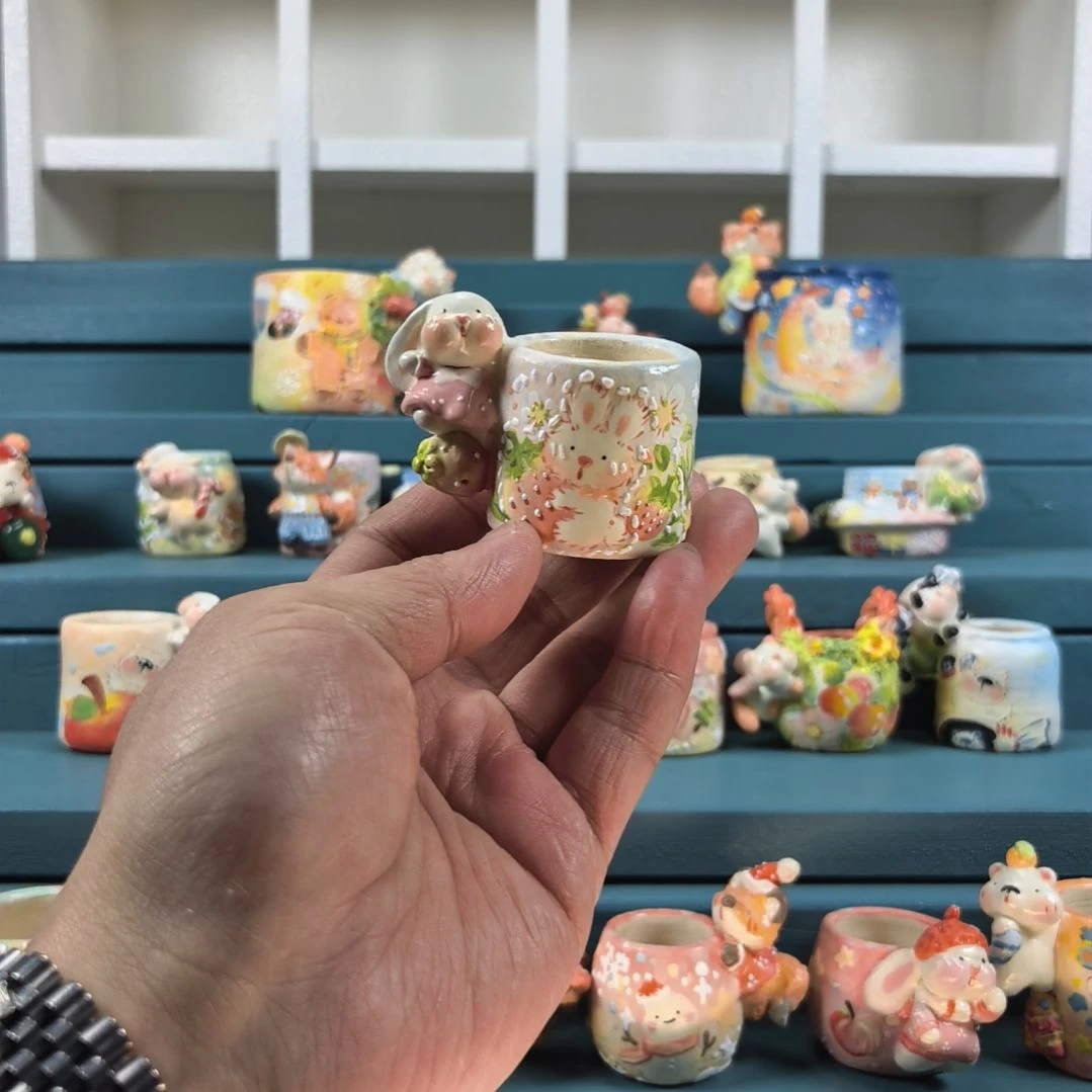 王***！草莓小兔 手绘多肉花盆