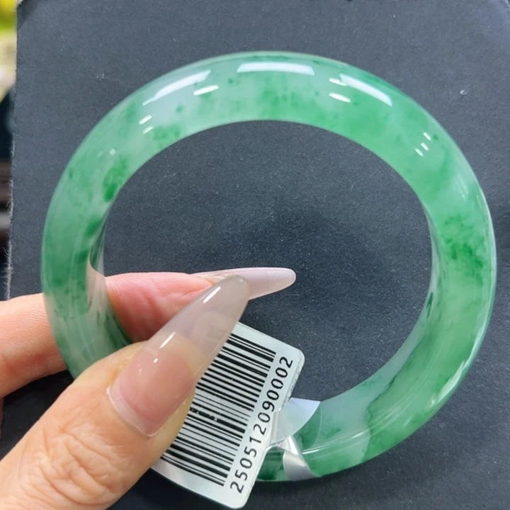 可****未镶嵌手镯石英质玉