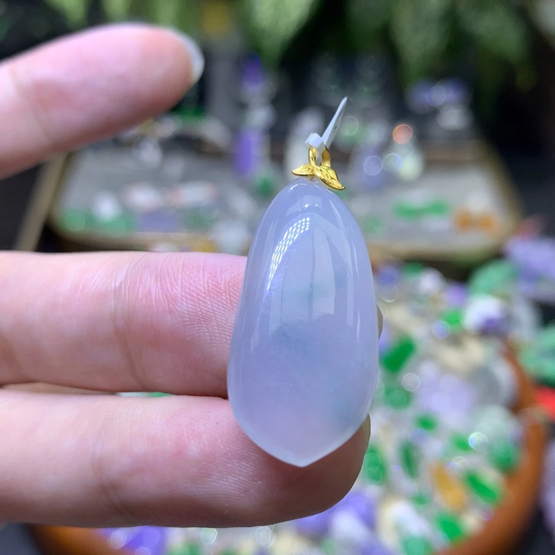 颈饰18K金镶嵌翡翠