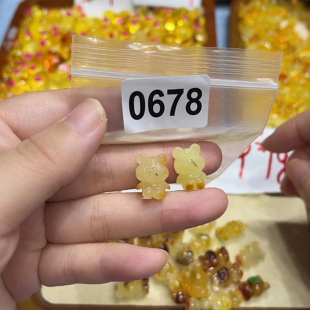 琥珀未镶嵌珠宝奇石