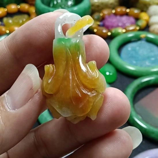 翡翠未镶嵌挂件翡翠