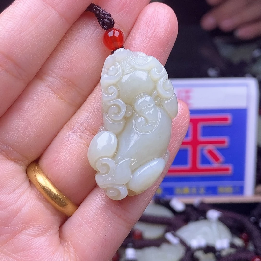 颈饰未镶嵌和田玉