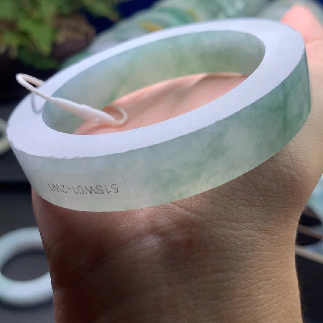 定制翡翠未镶嵌手镯不退不换