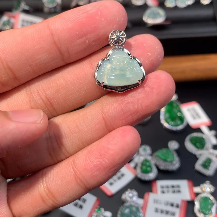 吊坠(不含链)未镶嵌翡翠