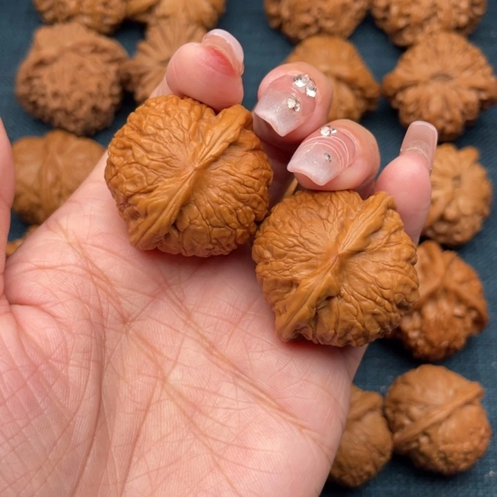 文玩核桃把件36全品乾隆磨。