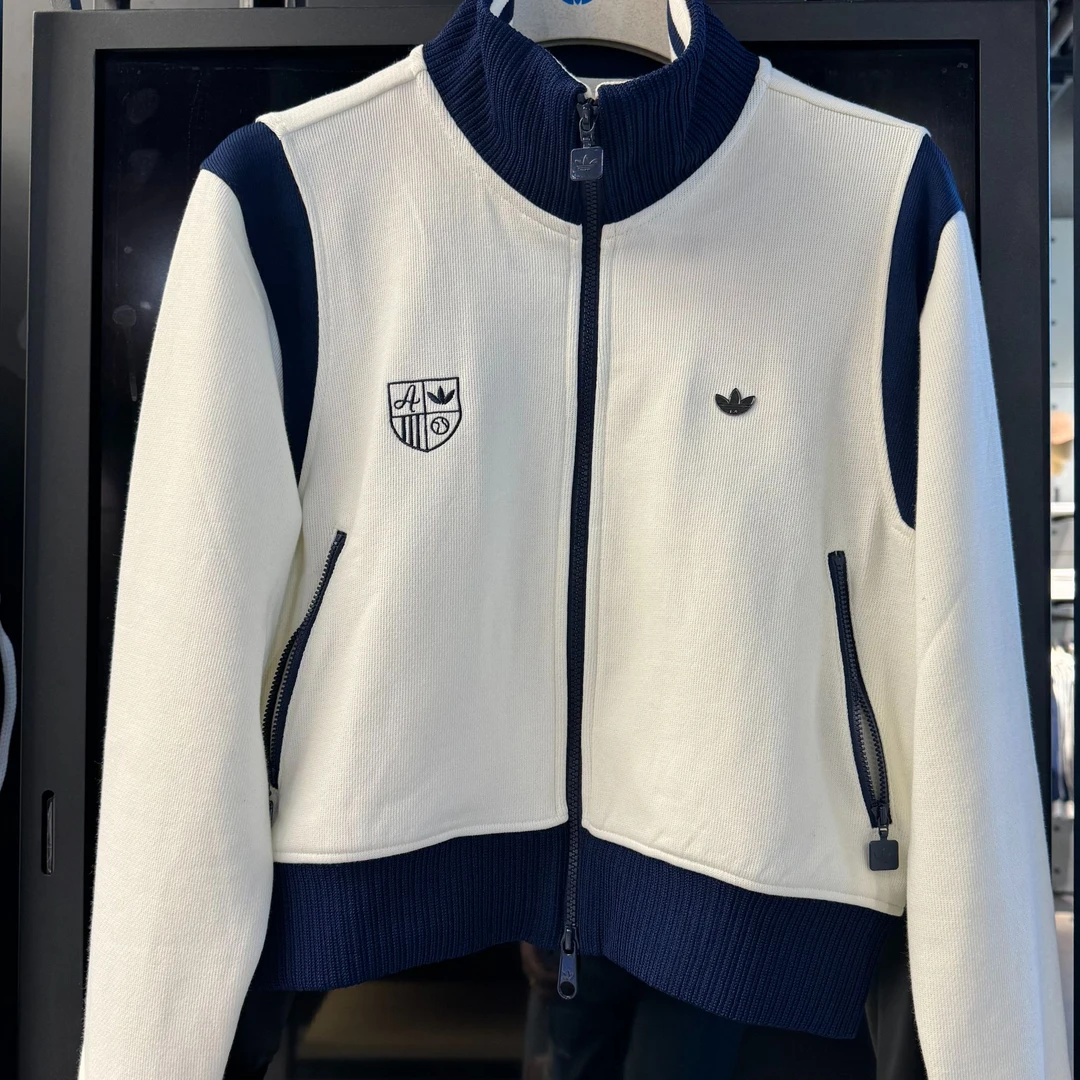 adidas/阿迪达斯短款立领复古港风外套运动休闲时尚女士JM8022