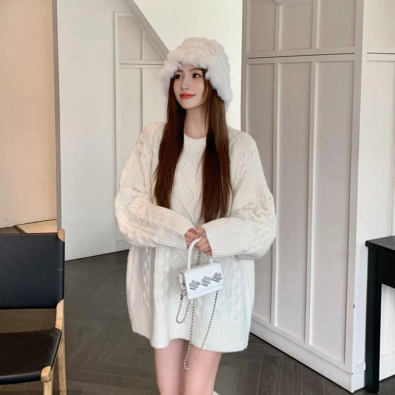 法芬图白色中长版麻花毛衣裙女遮屁股秋冬宽松软糯套头外穿加厚