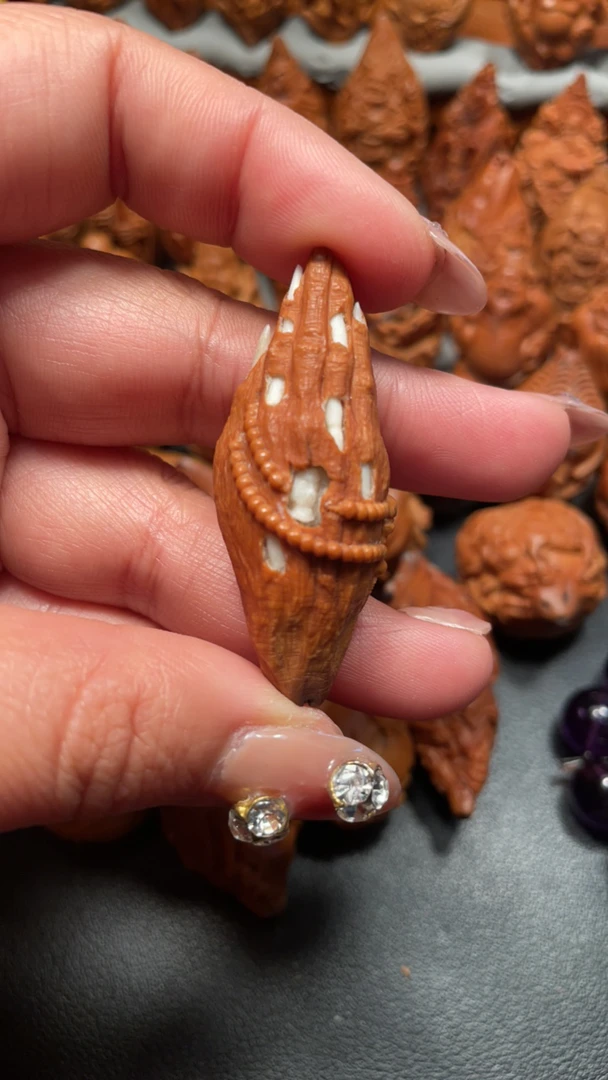 好看的佛魔手橄榄核