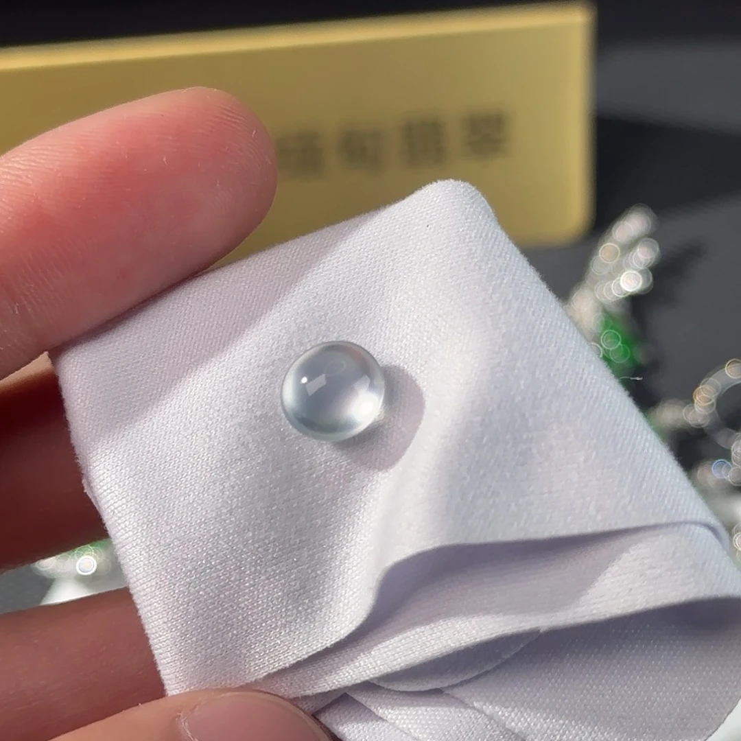翡翠裸石卡8翡翠白冰蛋面