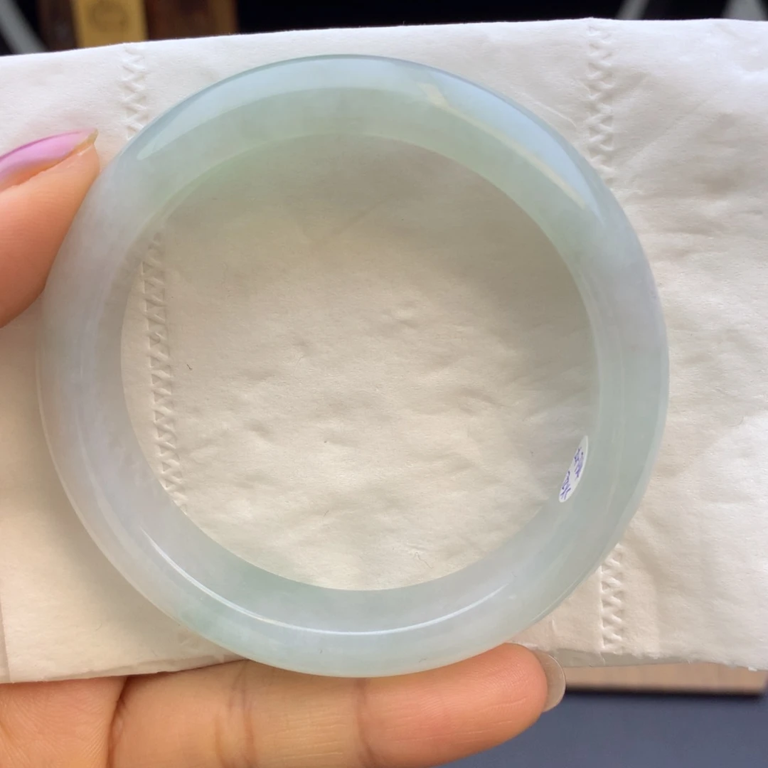 翡翠手镯未镶嵌纯天然03