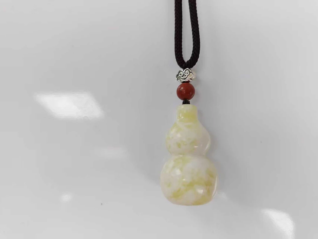 岫玉精工设计葫芦吊坠