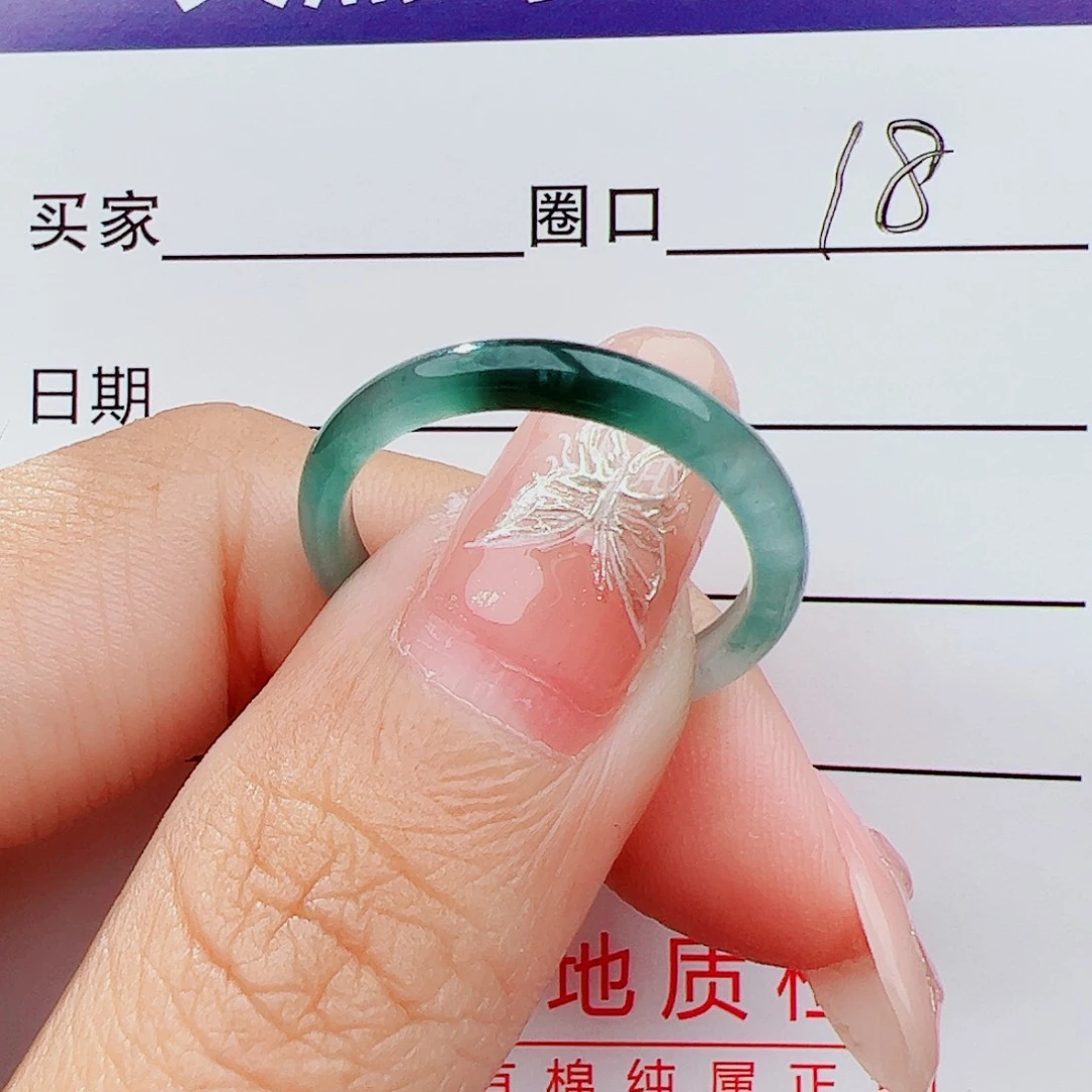 翡翠戒指未镶嵌今****吗翡翠